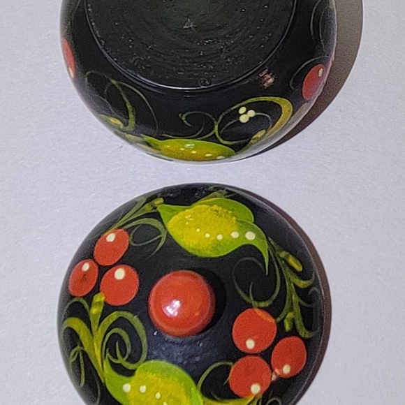 Russian Vintage Black And Red Berry Wooden Tea Bowl Small. - Picture 6 of 6